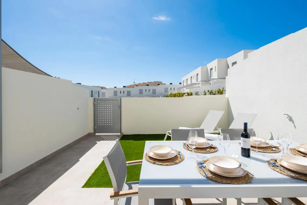 Medano4You Beachwalk Holiday Home El Médano 0*,